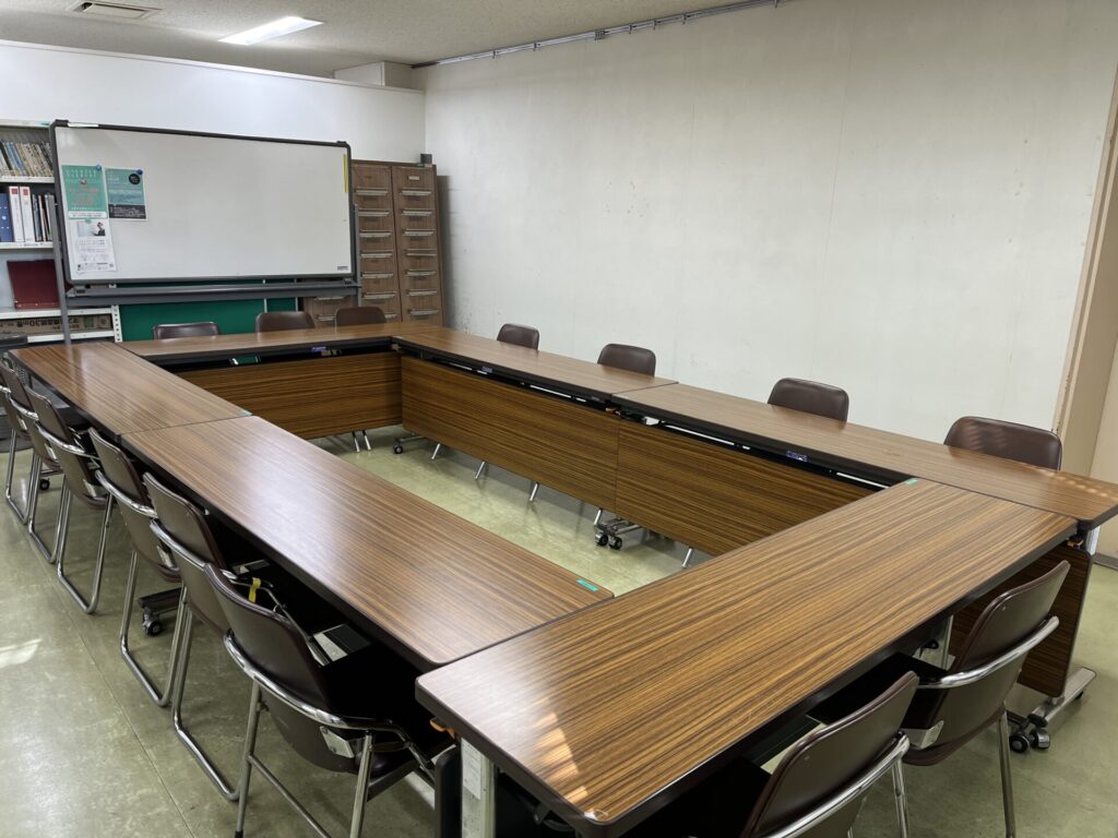 大船センター会議室1（奥）定員18人