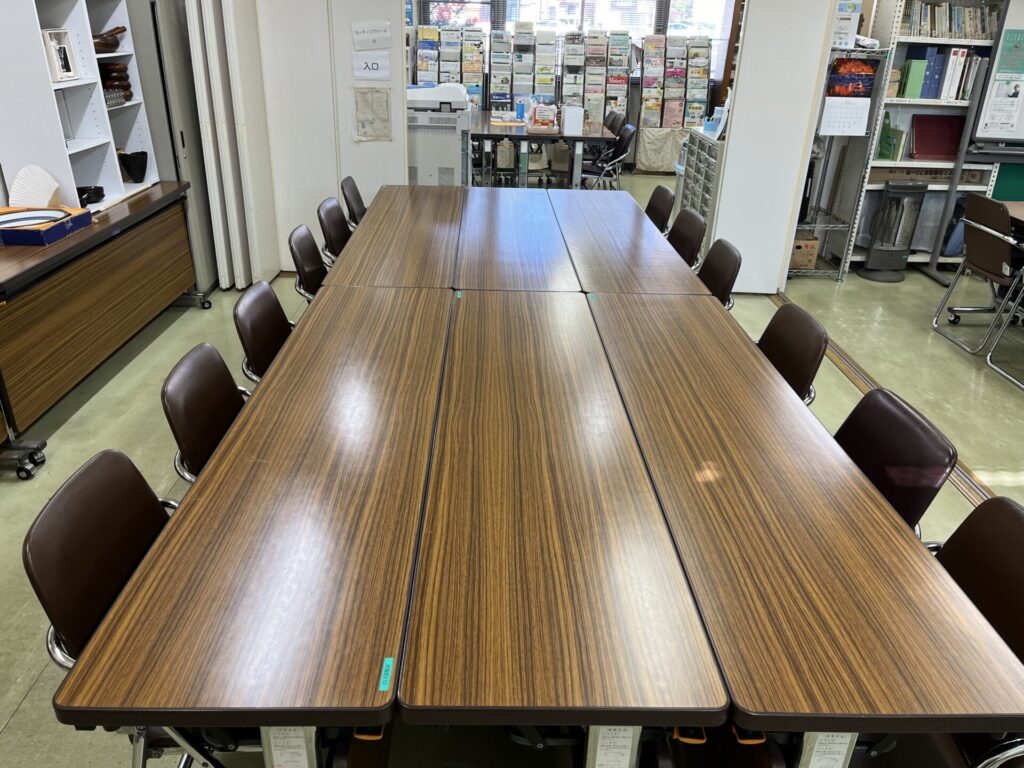 大船センター会議室2（手前）定員12名